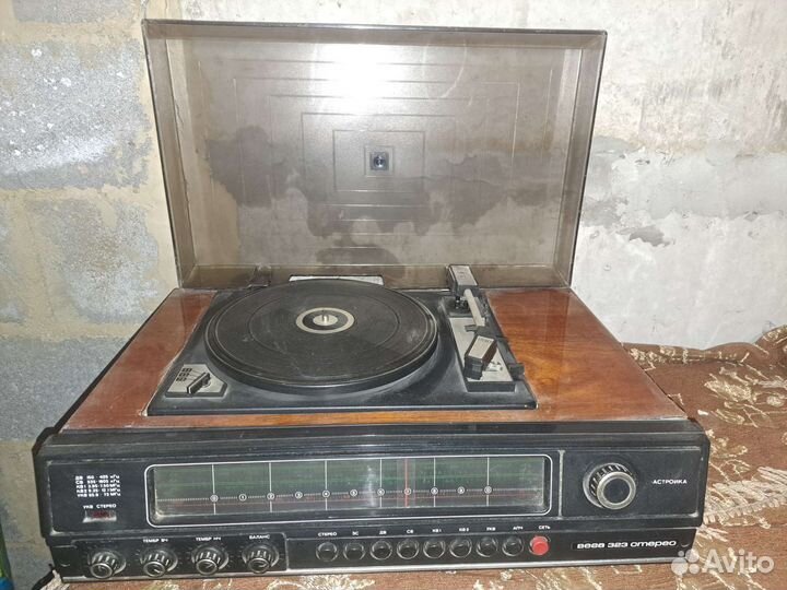 Проигрыватель винила СССР