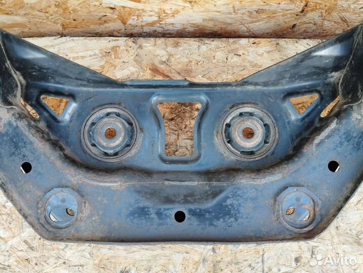 Подрамник Mitsubishi Pajero 4 задний