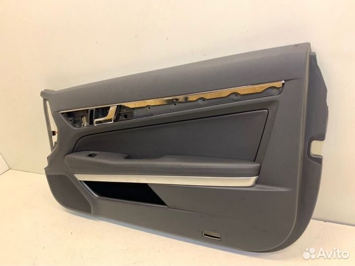 Обшивка двери правая Mercedes-Benz E-Class W207