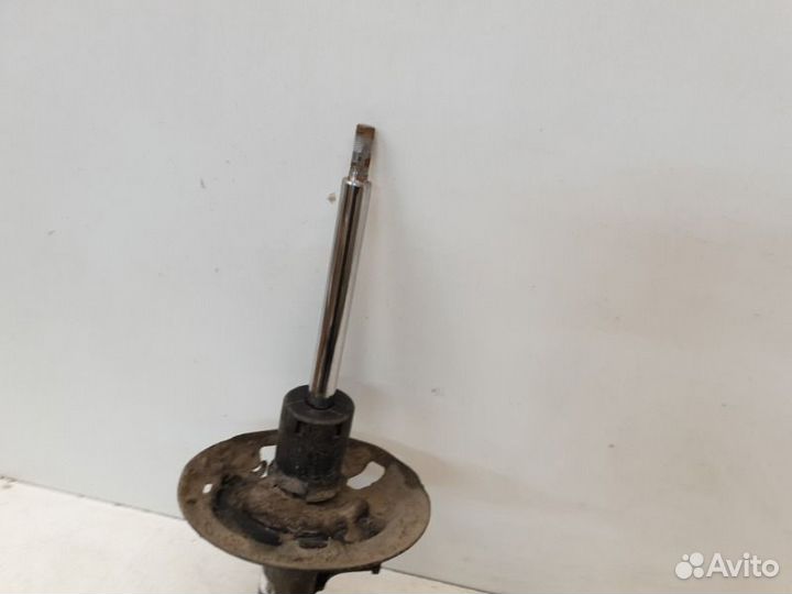 Амортизатор передний левый Toyota Camry V70 2018