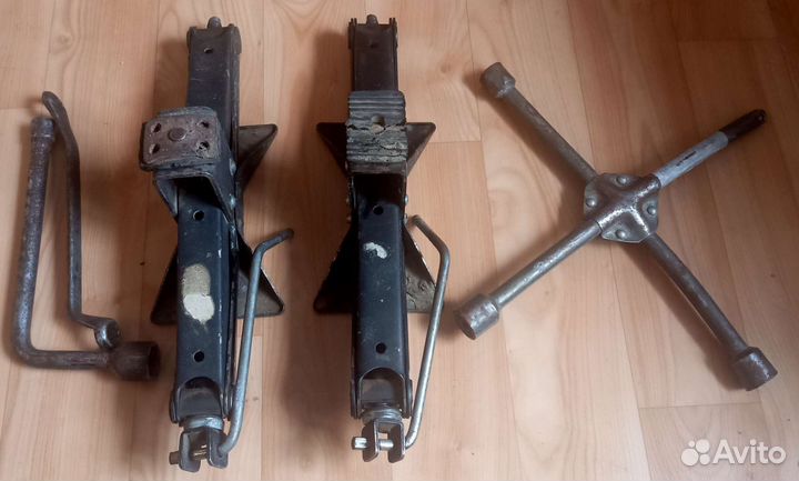 Домкрат баллонник