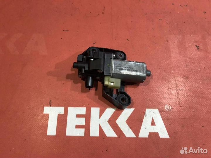 Моторчик шторки бмв 7 F01 F02 F04