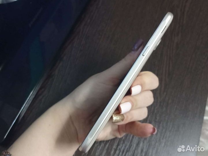 Samsung galaxy j7 2016