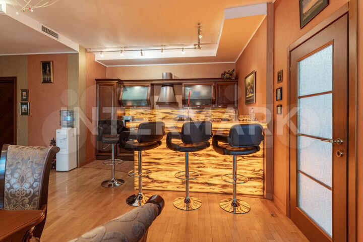 7-к. квартира, 349,3 м², 6/10 эт.