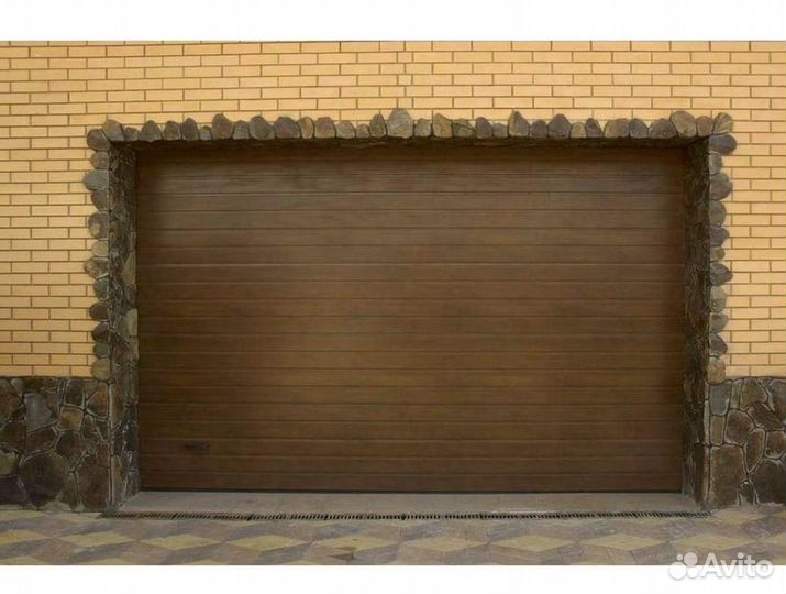 Секционные ворота под ключ