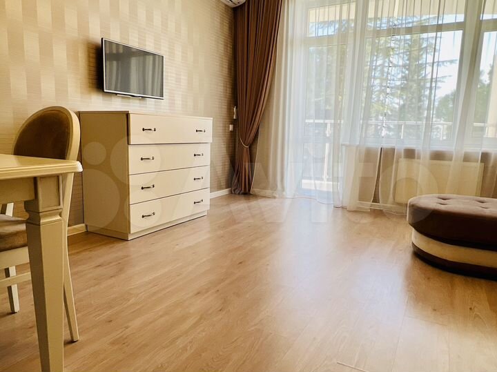 2-к. квартира, 83 м², 2/14 эт.