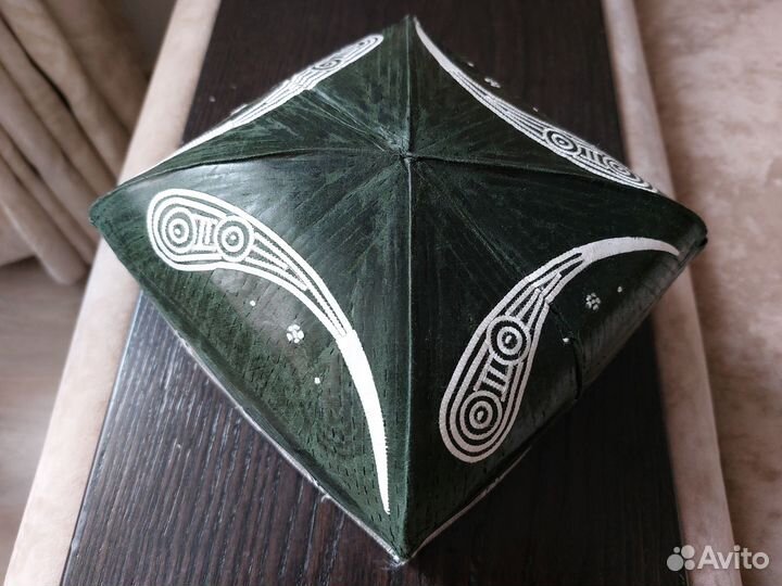 Узбекский халат,тюбетейка,сумка,халат,книга