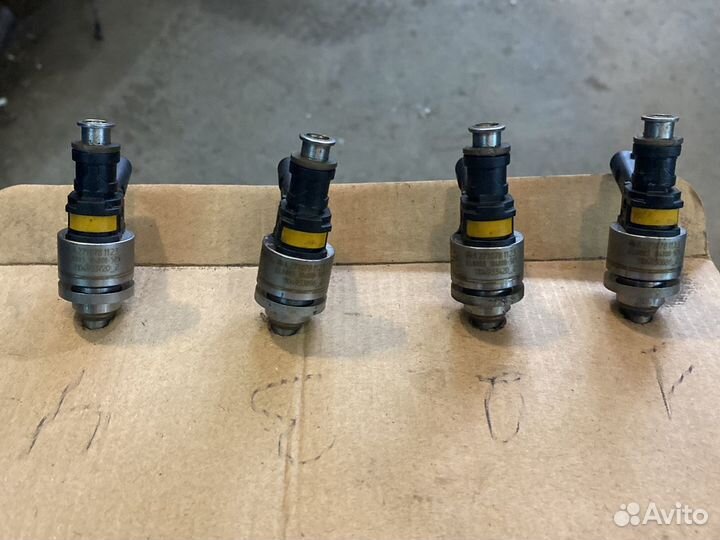 Форсунка топливная двигатель M271 Mercedes