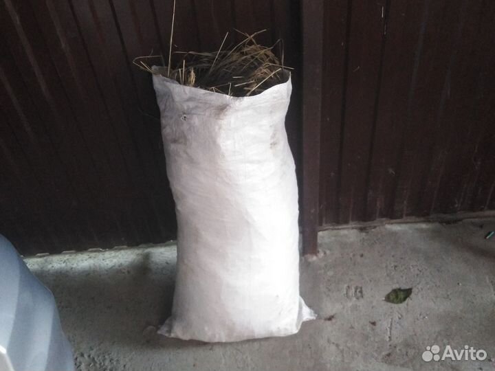 Сено в мешках
