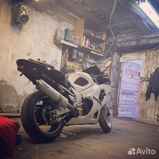 Suzuki GSX R-1000 K1