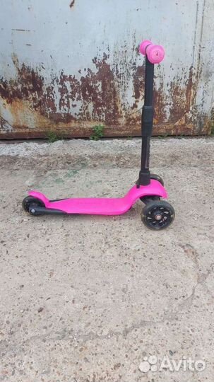 Детский велосипед с ручкой