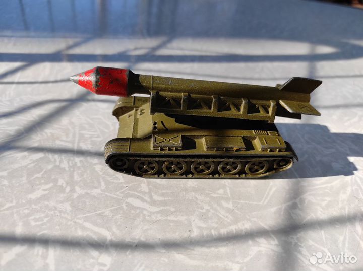 Продам модель ракетной установки времен СССР