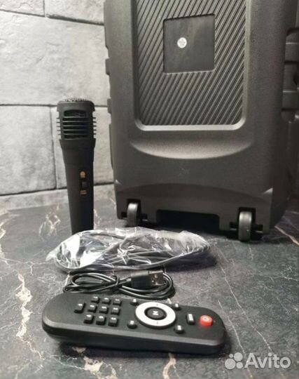 Новая огромная Bluetooth колонка с мощным акб