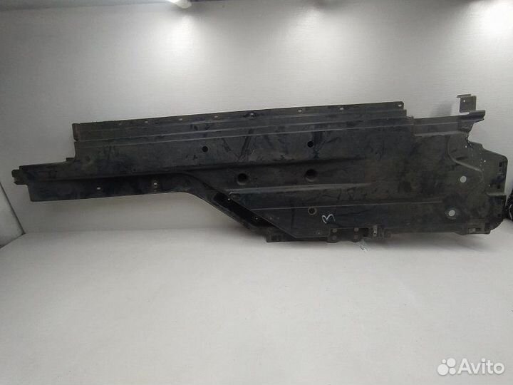 Б/У Б/У Защита днища Левая, дефект трещины