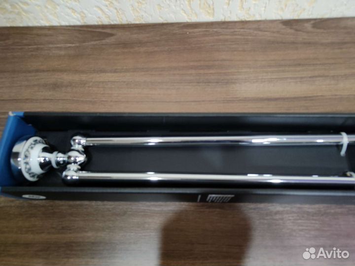 Продам Полотенцедержатель двойной