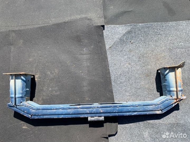 Усилитель бампера передний Land Rover Freelander