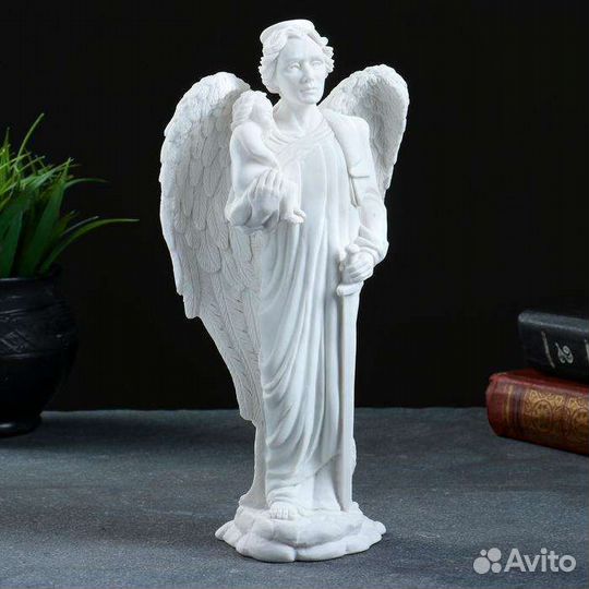 Статуэтка из камня Хранитель Ангел