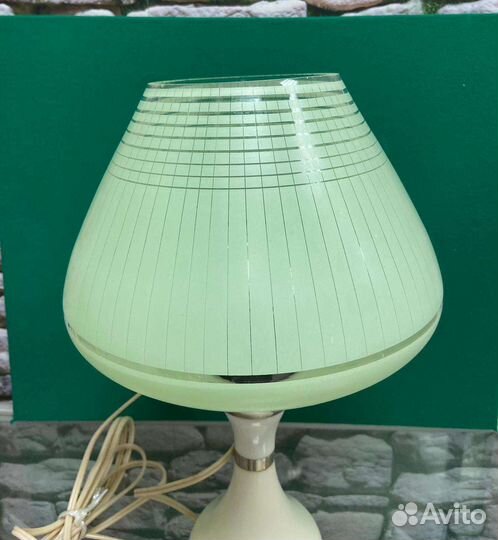 Винтажная настольная лампа