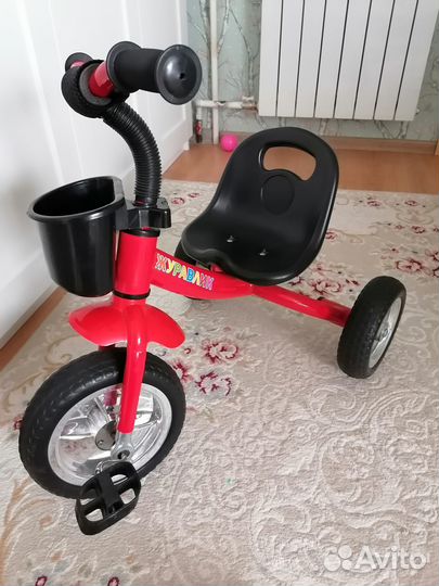 Трехколесный велосипед