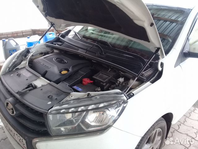 Амортизаторы капота Лада Икс Рей