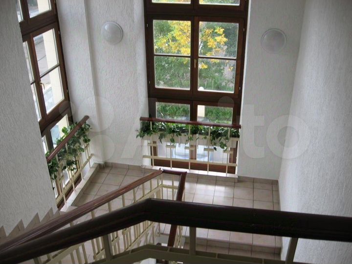 Здание, 1074 м²