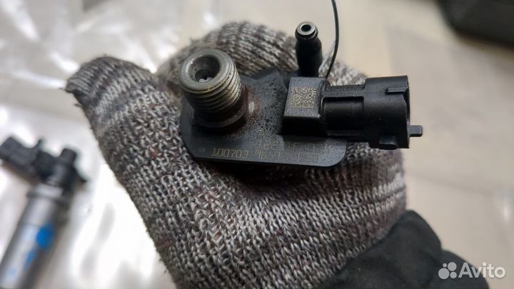 Форсунка топливная Land Rover Freelander 2, 2010