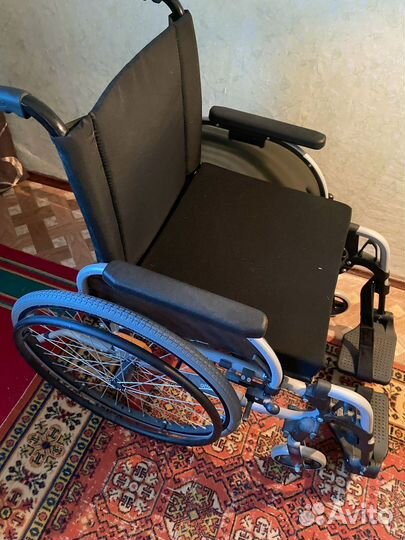 Коляска инвалидная новая