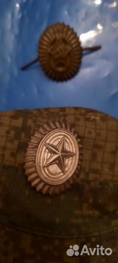 Шевроны и значки. Кокарда.Зажим для галстука