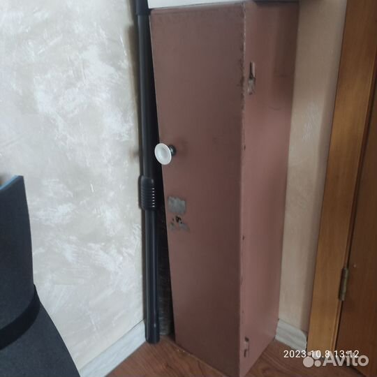 Оружейный сейф для ружья с ящикам для патронов