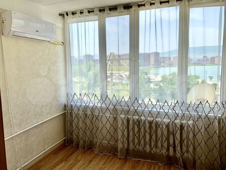 3-к. квартира, 70 м², 4/10 эт.