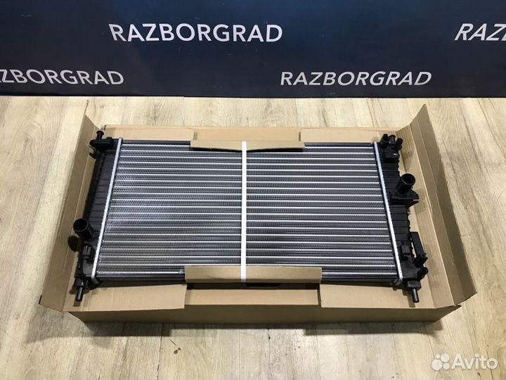 Радиатор охлаждения Mazda Mazda3 BL 1.6