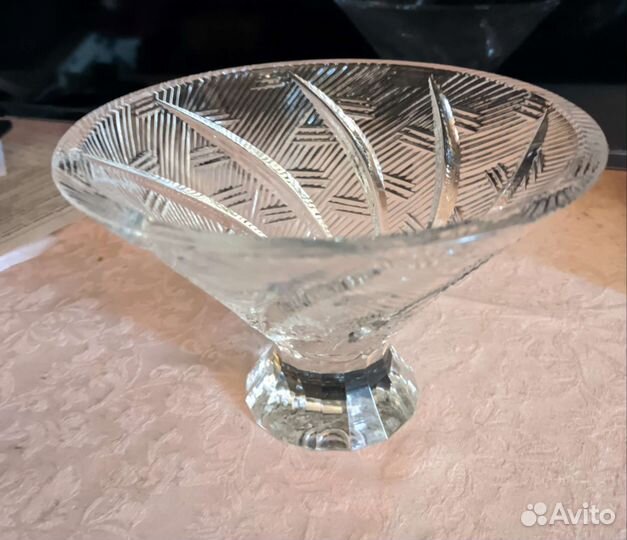 Хрустальная конфетница