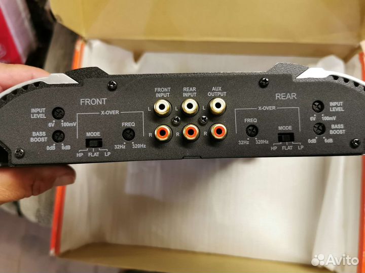 Автомобильный усилитель звука 4 канальный JBL