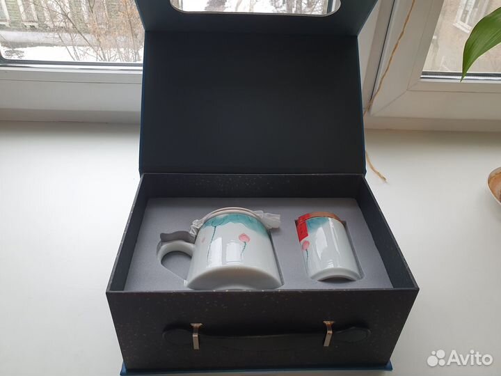 Набор подарочный с чаем и чашкой для заваривания