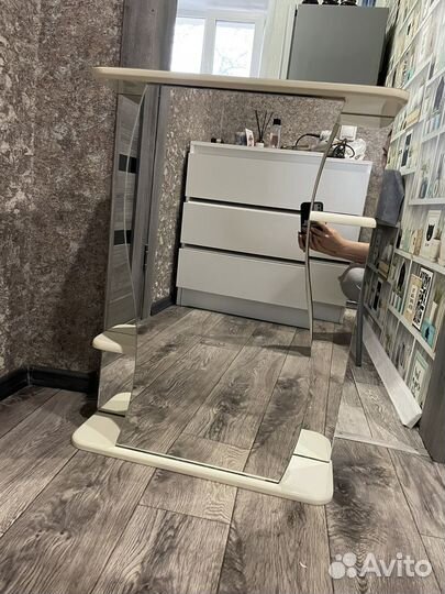 Шкаф с зеркалом для ванной