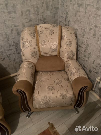 Диван и 2 кресла