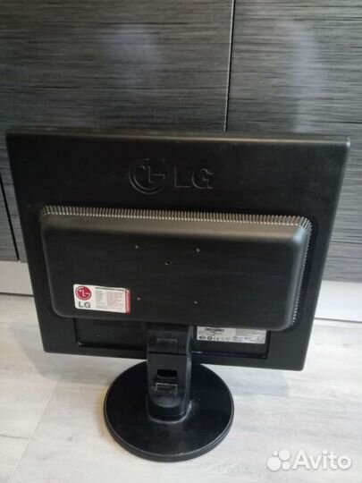 Монитор LG