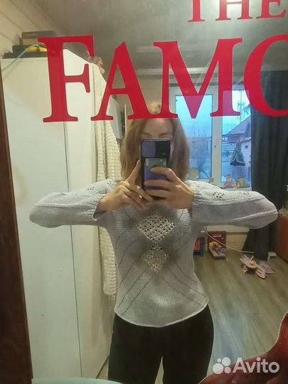Свитер нарядный