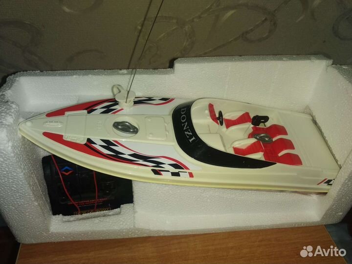 Катер на радиоуправлении