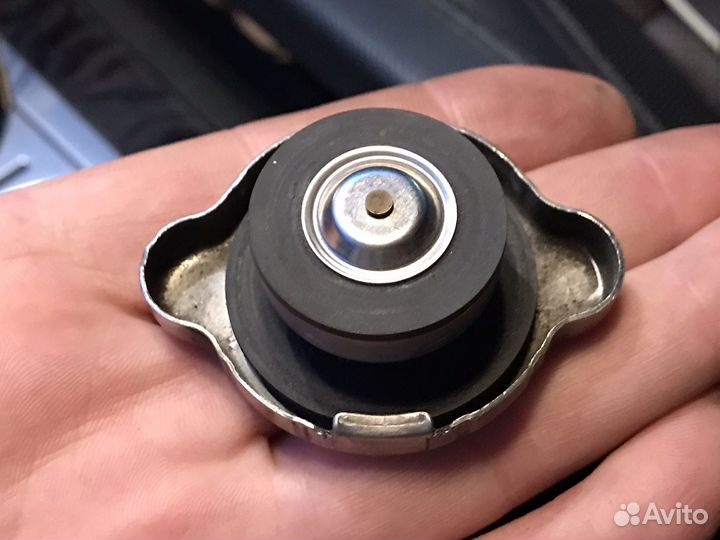 Крышка радиатора Nissan Tiida