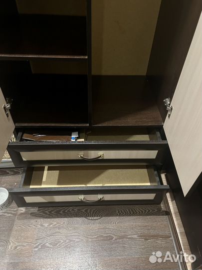 Шкаф распашной