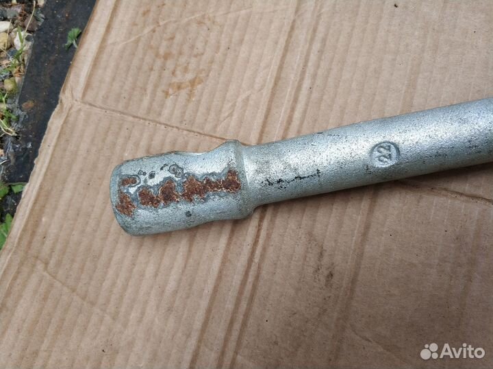 Ключ балонный 38 22