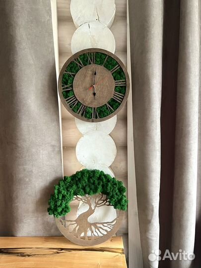 Часы из дерева со мхом стабилизированным / мох
