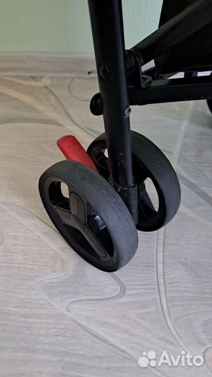 Коляска трость