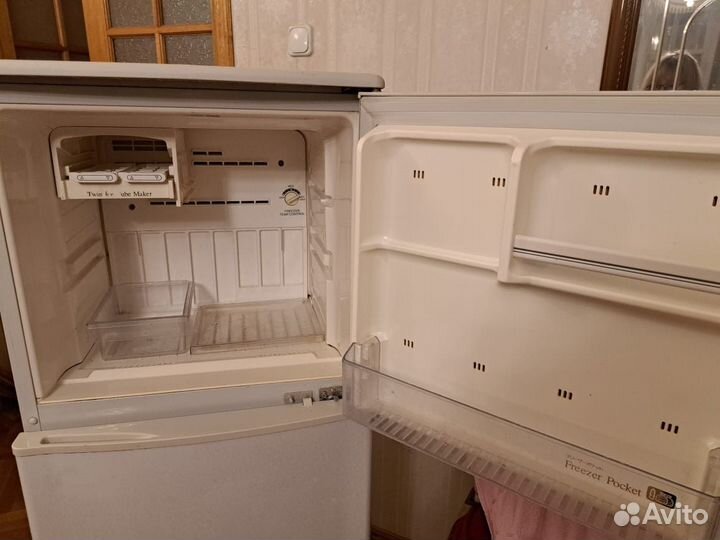 Холодильник бу sharp. торг