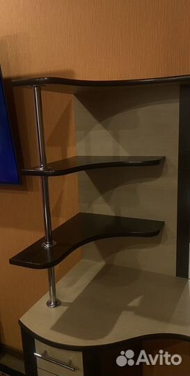 Туалетный столик с зеркалом и подсветкой