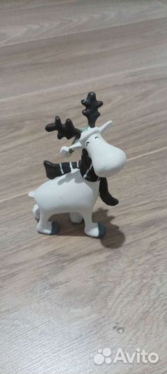 Фигурка оленя