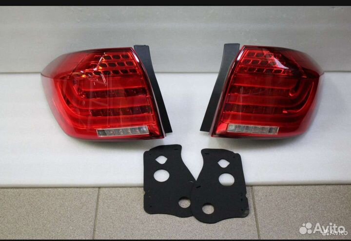 Задняя правая фара highlander