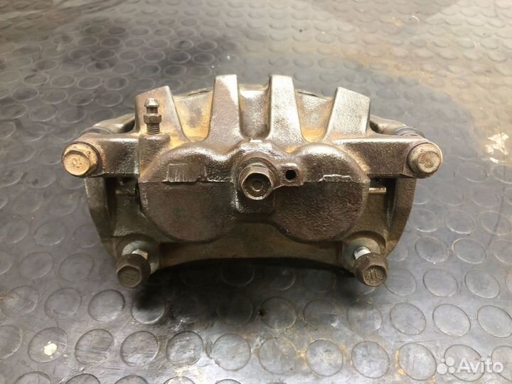 Суппорт тормозной передний левый Lexus RX 350