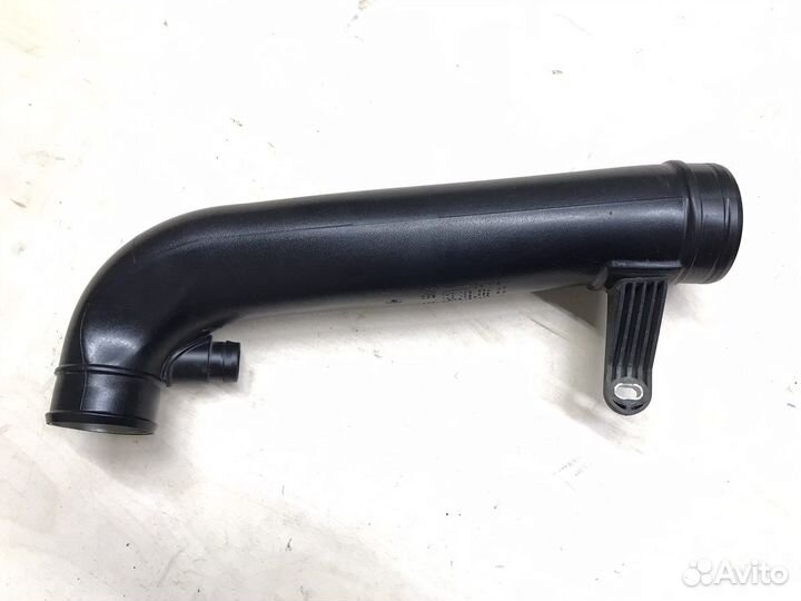 Патрубок интеркулера 1K0129654AP Passat B7